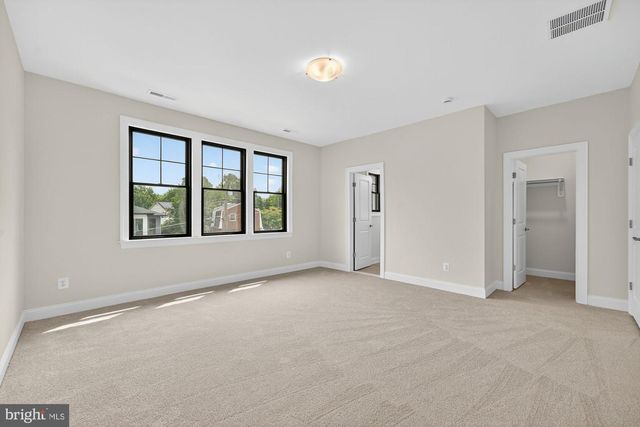 611 GIBSON DR SW, Vienna, VA 22180