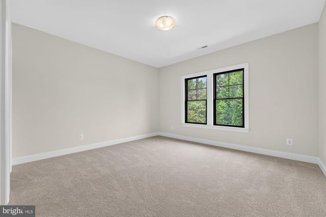 611 GIBSON DR SW, Vienna, VA 22180