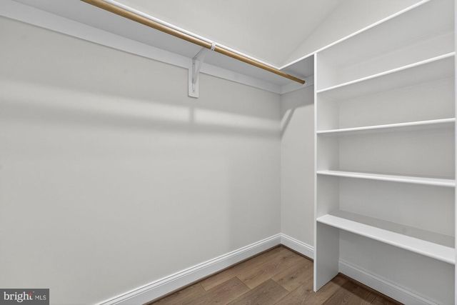 611 GIBSON DR SW, Vienna, VA 22180