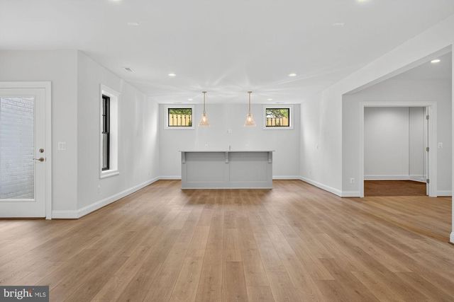 611 GIBSON DR SW, Vienna, VA 22180