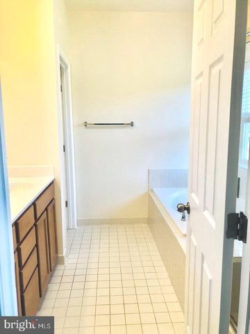 42638 BECKETT TER, Ashburn, VA 20148