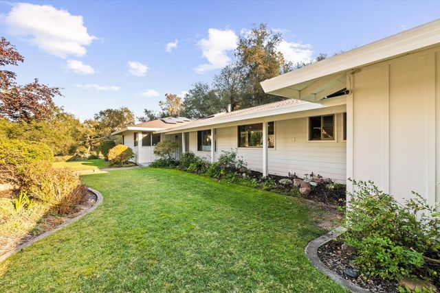 6345 Barton Rd, Loomis, CA 95650