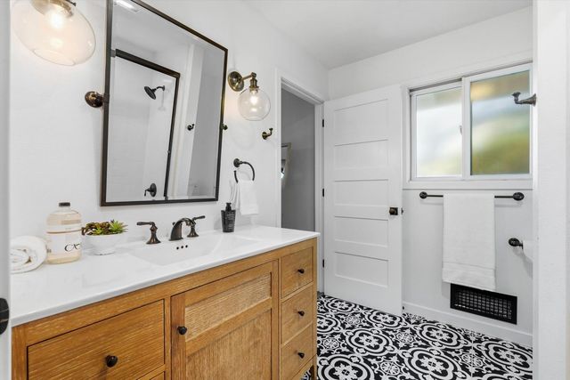 6345 Barton Rd, Loomis, CA 95650