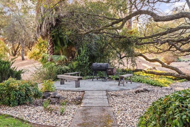 6345 Barton Rd, Loomis, CA 95650
