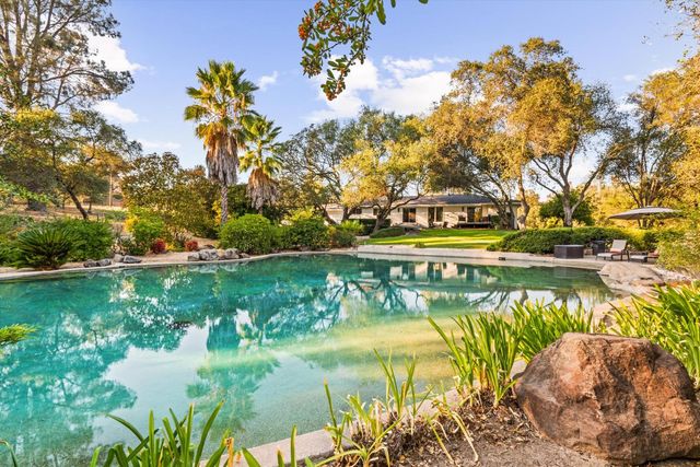 6345 Barton Rd, Loomis, CA 95650