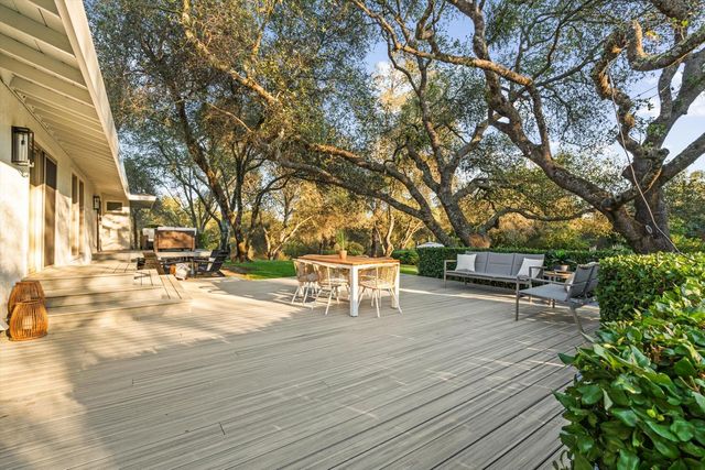 6345 Barton Rd, Loomis, CA 95650