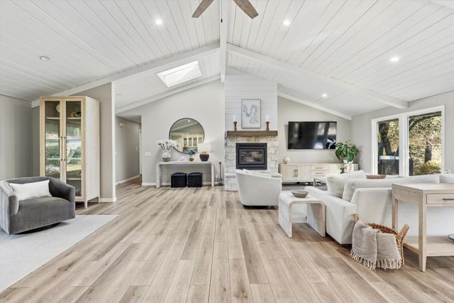 6345 Barton Rd, Loomis, CA 95650
