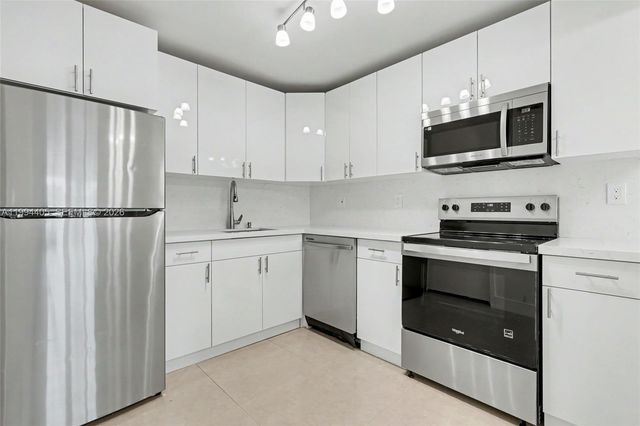 1220 71st St 35, Miami Beach, FL 33141