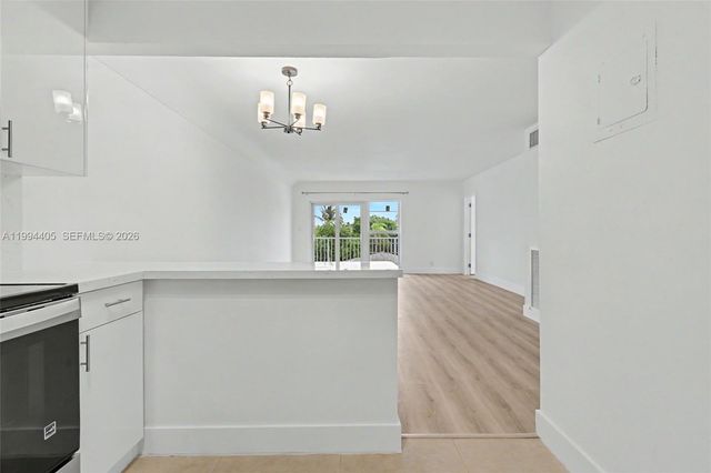 1220 71st St 35, Miami Beach, FL 33141