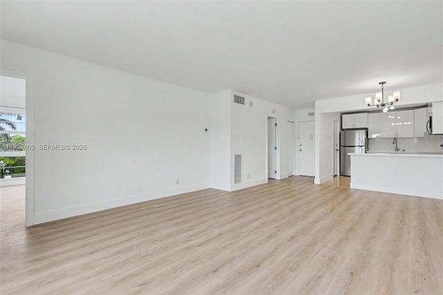 1220 71st St 35, Miami Beach, FL 33141