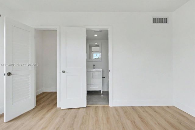 1220 71st St 35, Miami Beach, FL 33141