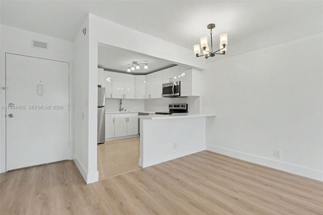 1220 71st St 35, Miami Beach, FL 33141