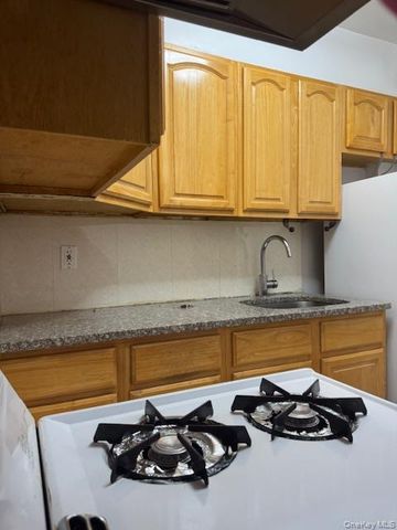 83-30 Vietor Avenue 422, Elmhurst, NY 11373