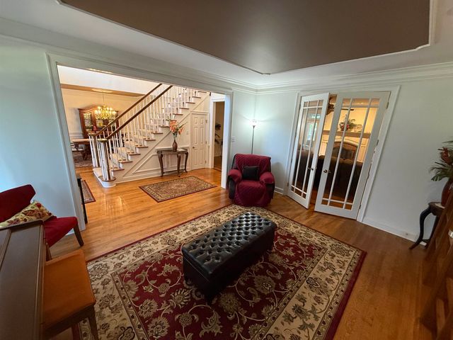 9551 FOX HILL CIR, Germantown, TN 38139