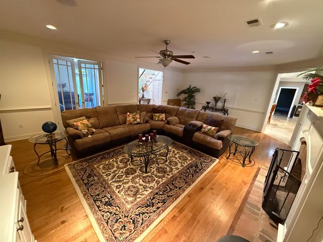 9551 FOX HILL CIR, Germantown, TN 38139