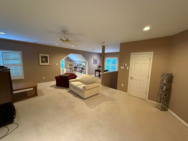 9551 FOX HILL CIR, Germantown, TN 38139