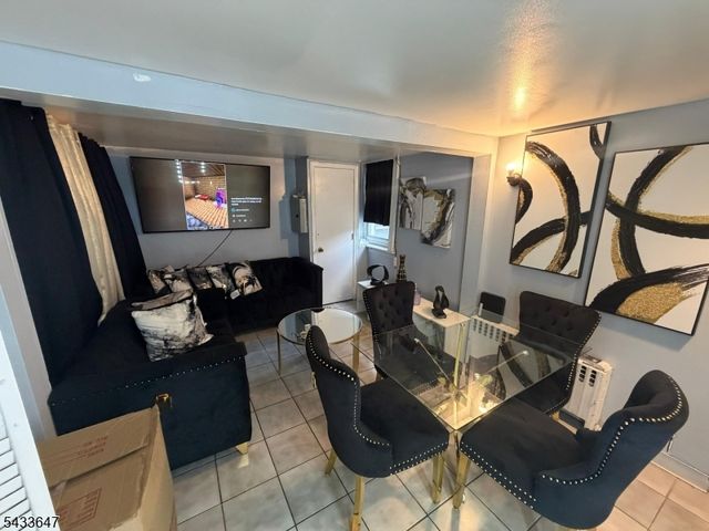 78 16Th Ave, Paterson City, NJ 07501
