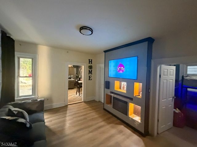 78 16Th Ave, Paterson City, NJ 07501