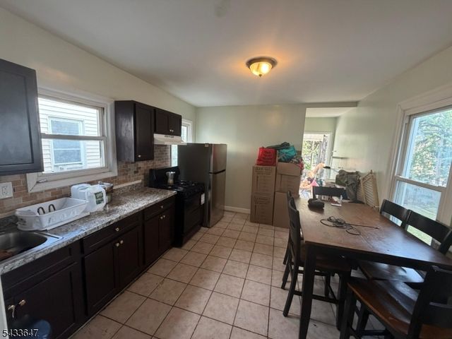 78 16Th Ave, Paterson City, NJ 07501