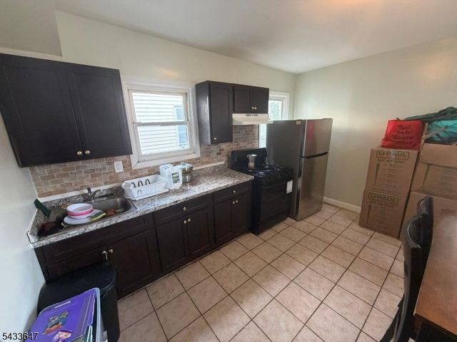 78 16Th Ave, Paterson City, NJ 07501