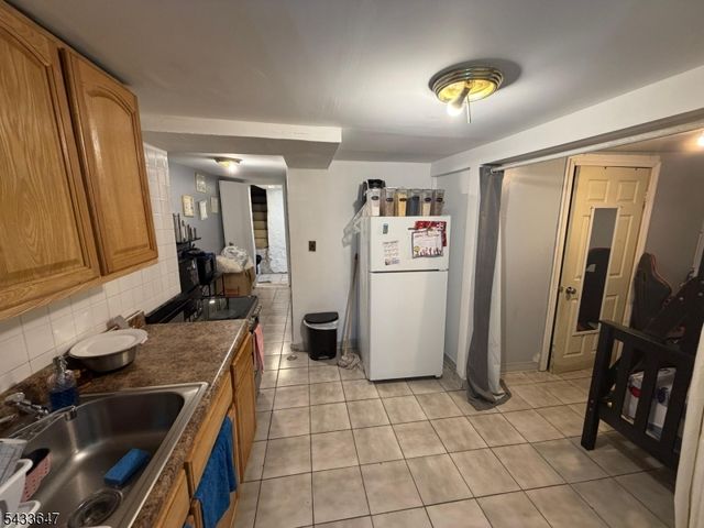 78 16Th Ave, Paterson City, NJ 07501