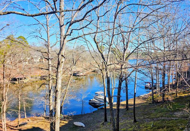 30 Esmeralda Place, Hot Springs Village, AR 71909