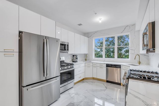 182 Blauvelt Road, Monsey, NY 10952