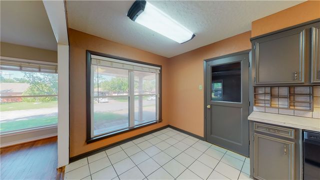 2104 Elmwood, Bryan, TX 77803