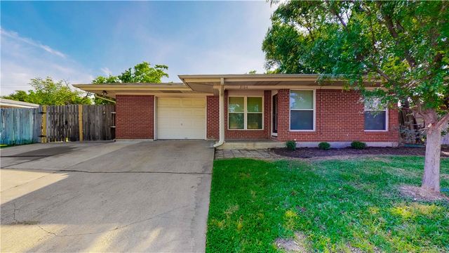 2104 Elmwood, Bryan, TX 77803