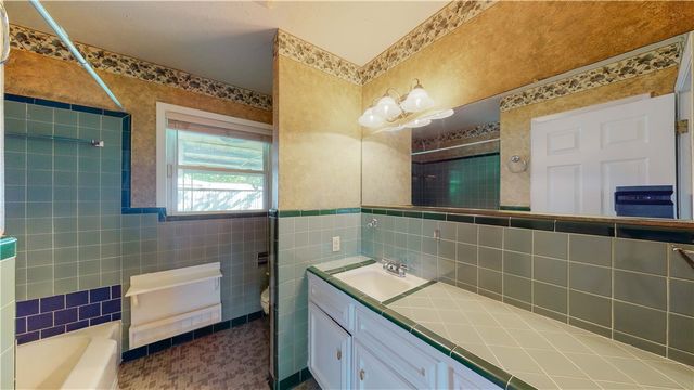 2104 Elmwood, Bryan, TX 77803