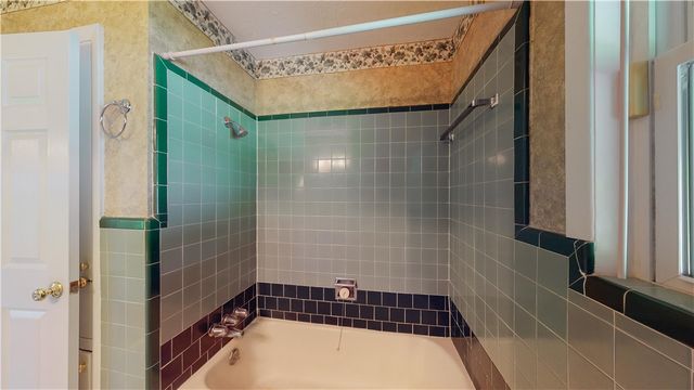 2104 Elmwood, Bryan, TX 77803