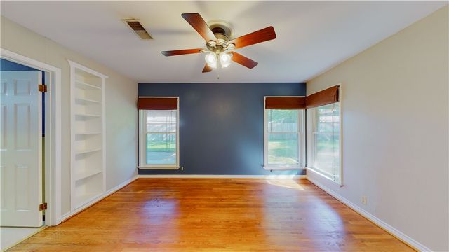 2104 Elmwood, Bryan, TX 77803