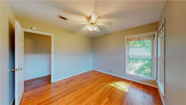 2104 Elmwood, Bryan, TX 77803