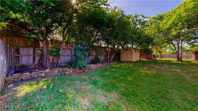 2104 Elmwood, Bryan, TX 77803