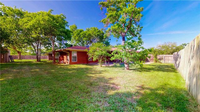 2104 Elmwood, Bryan, TX 77803