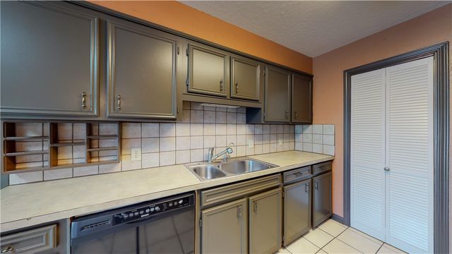 2104 Elmwood, Bryan, TX 77803