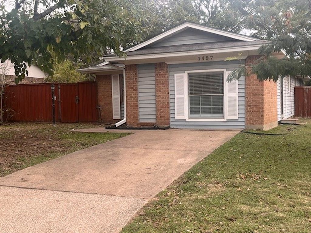 1427 Noble Street, Denton, TX 76209