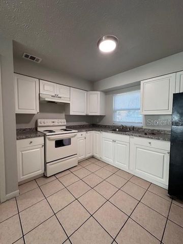 10407 N JASMINE AVENUE B, Tampa, FL 33612