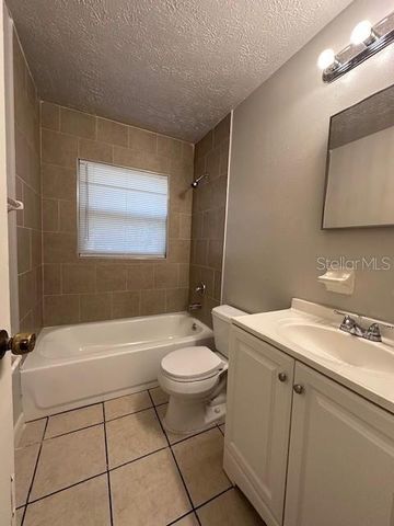 10407 N JASMINE AVENUE B, Tampa, FL 33612