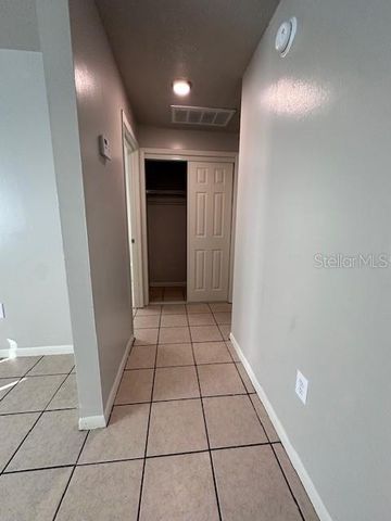 10407 N JASMINE AVENUE B, Tampa, FL 33612