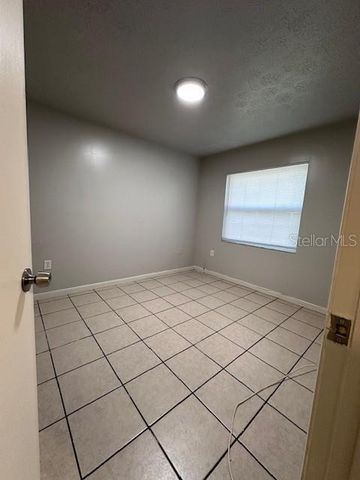 10407 N JASMINE AVENUE B, Tampa, FL 33612