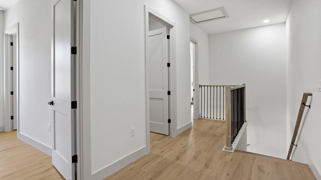 Image 12 of property listing at 1505 W ARCH STREET 2, Tampa, FL 33607