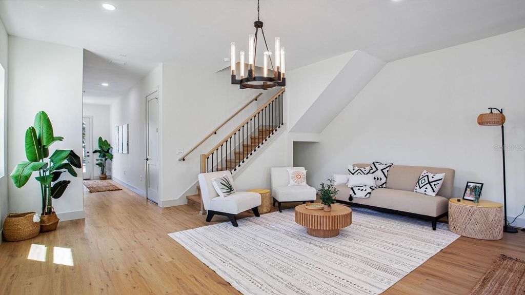 Image 5 of property listing at 1505 W ARCH STREET 2, Tampa, FL 33607