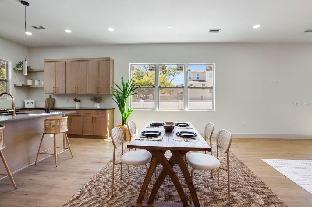 Image 9 of property listing at 1505 W ARCH STREET 2, Tampa, FL 33607