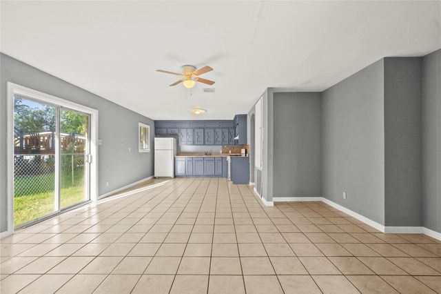 206 S Texas Street, Texas City, TX 77591