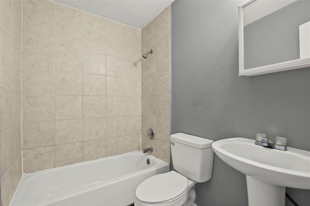 206 S Texas Street, Texas City, TX 77591