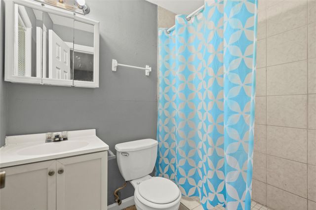 206 S Texas Street, Texas City, TX 77591