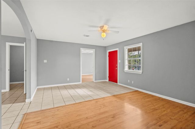 206 S Texas Street, Texas City, TX 77591