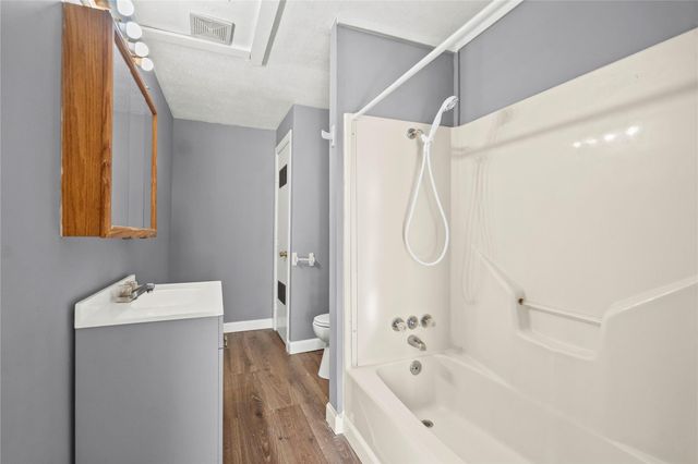 206 S Texas Street, Texas City, TX 77591