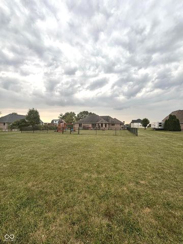 5556 W Stinemyer Road, New Palestine, IN 46163